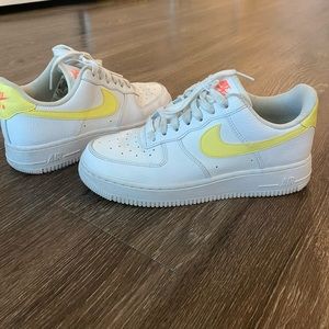 Nike Air Force 1, yellow size 8 women’s